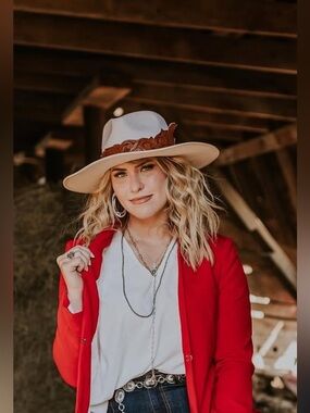 Cream Felt Wide-Brim Hat with Tooled Brown Leather Band